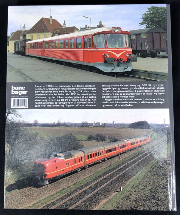 Med toget gennem tresserne af John Poulsen. 170 sider fotobog med farvefotos af jernbaner og materiel i 1960'erne. 