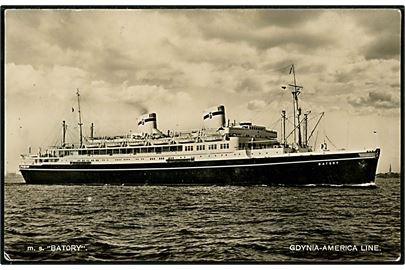 Batory, M/S, Gdynia-America Line på ruten København - Halifax - New York. 