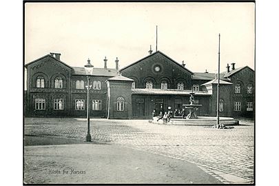 Horsens, banegården med springvand. P. Heckscher no. 2345.