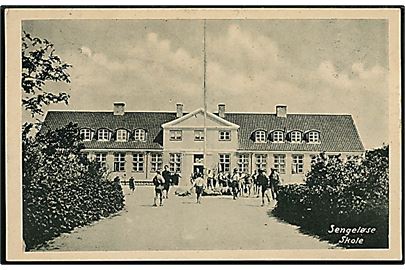 Sengeløse, skole med elever. Skandia no. 8257.