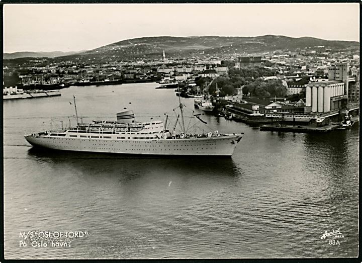 Oslofjorden, M/S, Norsk Amerika Linie i Oslo havn. Harstad no. 88A.