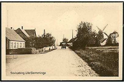 Lille Slemminge ved Saxkjøbing med mølle og automobil. Stenders no. 64537.