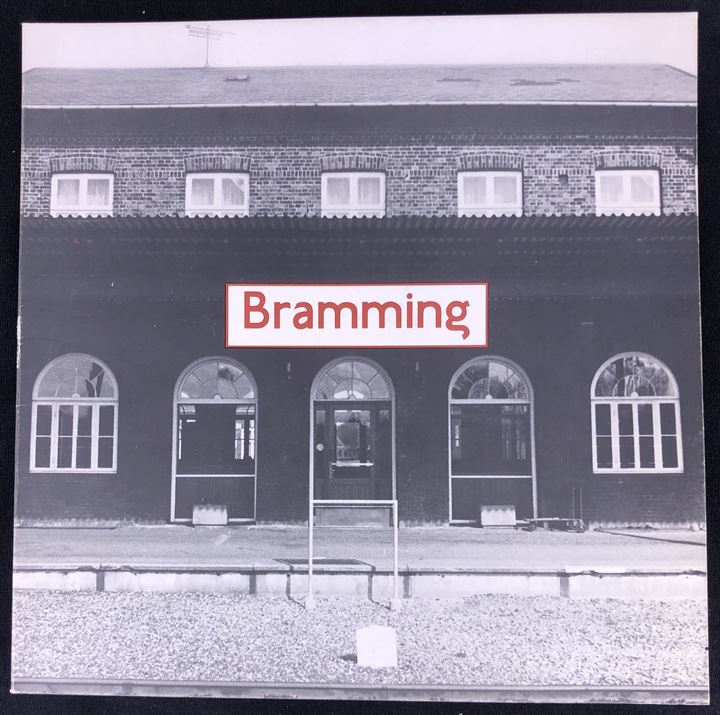 Bramming station 1874-1974, Aino Kann Rasmussen. 36 sider illustreret jubilæumsskrift.