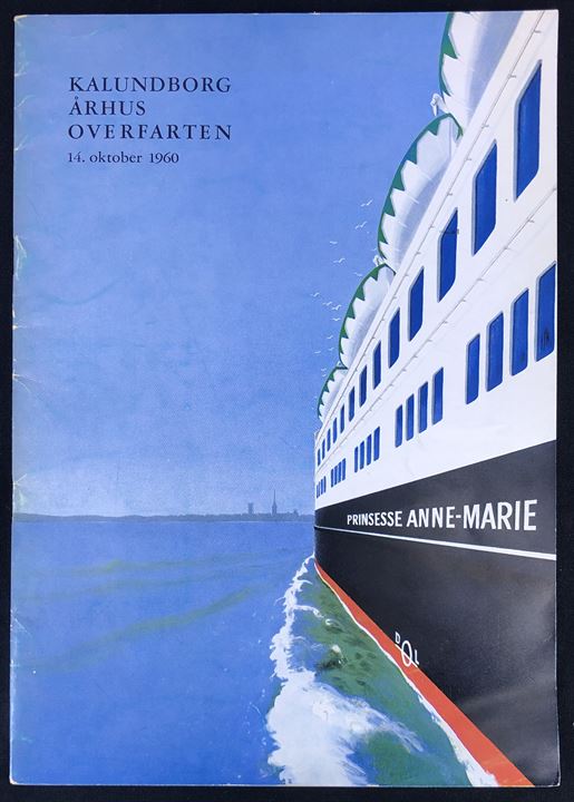 Kalundborg Århus Overfarten - 14. oktober 1960. Særtryk i anledning af indsættelsen af færgen M/F Prinsesse Anne-Marie og ibrugtagning af de nye station- og færgeanlæg i Århus og Kalundborg d. 14. oktober 1960. 40 sider.