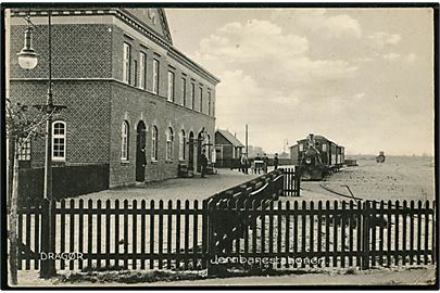 Dragør. Jernbanestation med Lokomotiv. Stenders no. 12726.