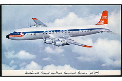 Douglas DC-7C fra Northwest Orient Airlines. Reklamekort no. TRAD 342.