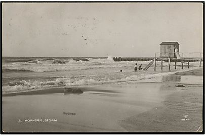 Hornbæk, strand i stormvejr. Fotografisk Forlag no. 3. 