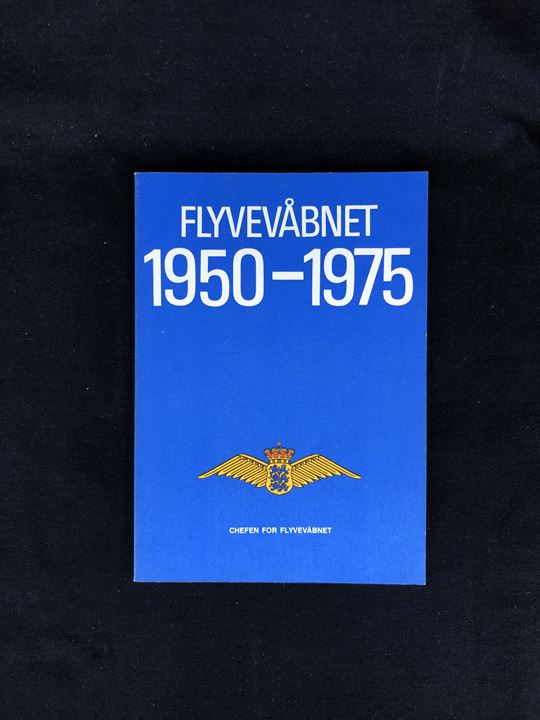 Flyvevåbnet 1950-1975, 51 sider illustreret historisk hæfte udgivet af Chefen for Flyvevåbnet. 