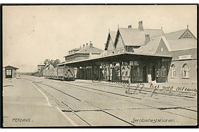 Herning, jernbanestation med holdende damptog. Stenders no. 7752.