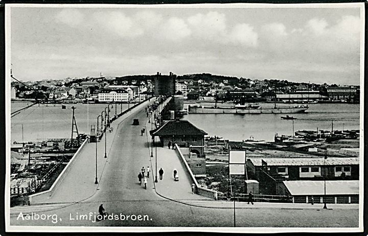 Aalborg, Limfjordsbroen med passerende dampskib. Stenders no. 375.