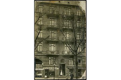 Tyskland, Hamburg, Facade med Frucht, Gemüse & Conserven. Fotokort u/no.