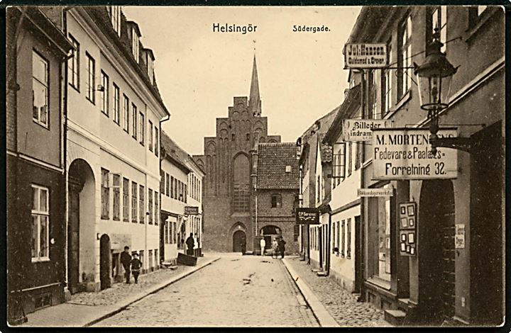 Helsingør. Søndergade. Med M. Mortensens Fedevare & Paalægs Forretning og mange flere. K.N. no. 4.