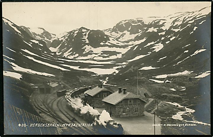 Myrdal station på Bergensbanen. Fotokort K. Knudsen no. 488. 