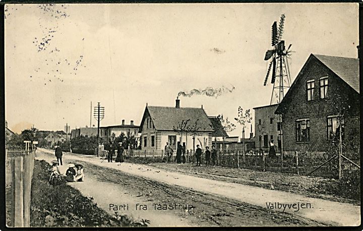 Taastrup, Velbyvejen med vindmølle. Bogbinder Nielsen no. 9480.