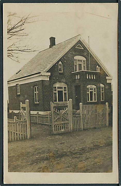 Villa med tømremester. Fotokort no. 38704.