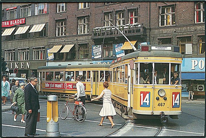 Sporvogn linie 14 vogn nr. 467 paa Raadhuspladsen i København. HT Museum u/no.