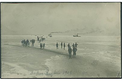 Isvinter i 1909, Aarhus Bugten. Fotokort u/no. Lille hjørneknæk. 