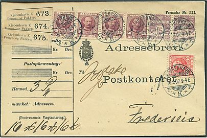 10 øre Chr. IX, 15 øre Bølgelinie (par) og 50 øre Fr. VIII i 4-stribe på 2,40 kr. frankeret adressebrev for tre pakker fra Kjøbenhavn d. 16.9.1907 til Fredericia.