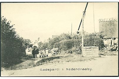 Gadeparti i Nederdraaby. Stenders no. 12117.