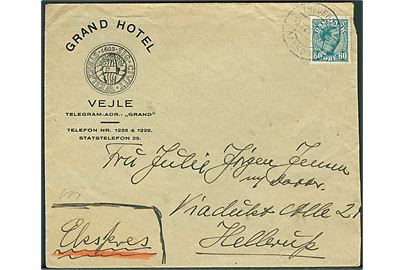 60 øre Chr. X single på fortrykt kuvert fra Grand Hotel i Vejle sendt som ekspres og annulleret med bureaustempel Fredericia - Aalborg T.956 d. 10.7.1926 til Hellerup.