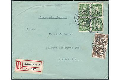 10 øre Chr. IV og 10 øre Chr. X i sammentrykt fireblok, samt 5 øre Bølgelinie i parstykke på anbefalet brev fra København d. 4.7.1927 til Berlin, Tyskland.