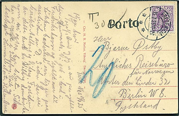 15 øre Chr. X på underfrankeret brevkort fra Fredericia d. 15.7.1925 til Berlin, Tyskland. Sort stempel Porto og udtakseret i 20 pfg. tysk porto.