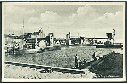 Havnen i Nykøbing Falster. Jernbanekiosken no. 6700.