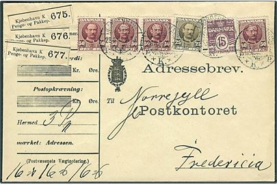 15 øre Bølgelinie, 25 øre og 50 øre (4) Fr. VIII på 2,40 kr. frankeret adressebrev for 3 pakker fra Kjøbenhavn d. 28.8.1908 til Fredericia.