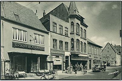 Gadeparti med butikker ved Tønder torv. Stenders, Tønder no. 97 K. 