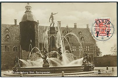 Frederiksborg Slot med Springvandet. Stenders no. 1928. Fotokort. 