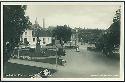 Pladsen ved Landsoldaten, Fredericia. Fredericia Foto Kort no. 7.  