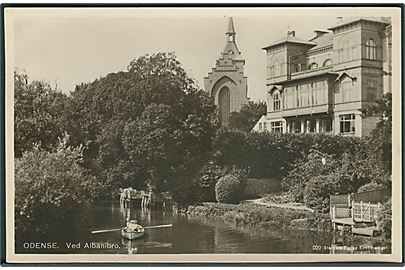 Ved Albanibroen i Odense. Stenders no. 020. Fotokort. 