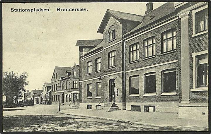 Parti fra Stationspladsen i Brønderslev. C.N. no. 7110.