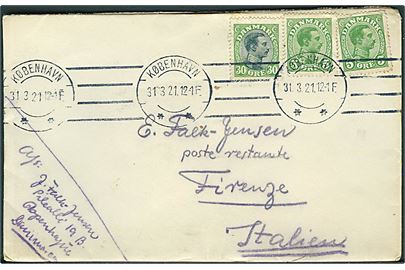 5 øre (2) og 30 øre Chr. X (skadet) på brev fra København d. 31.3.1921 til Firenze, Italien.