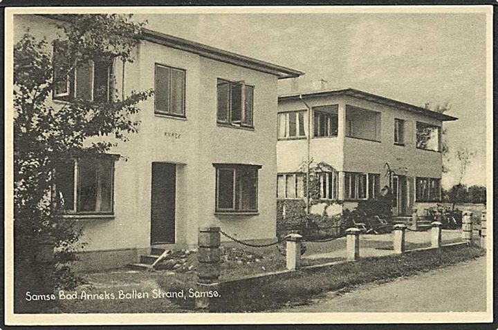 Samsø Bad anneks ved Ballen Strand på Samsø. Stenders / H. Hemmingsen no. 84291.