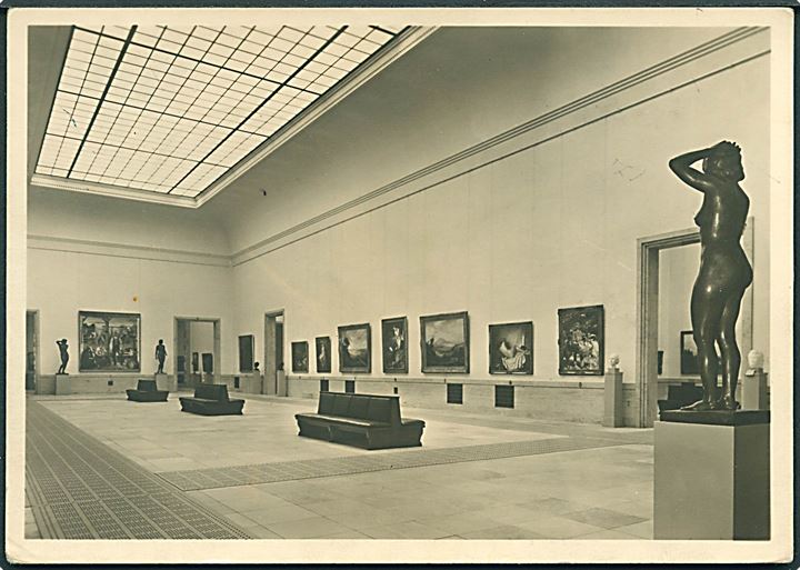 München. Haus der Deutschen Kunst. Teilansicht. Photo - Hoffman no. HDK no. 21. 